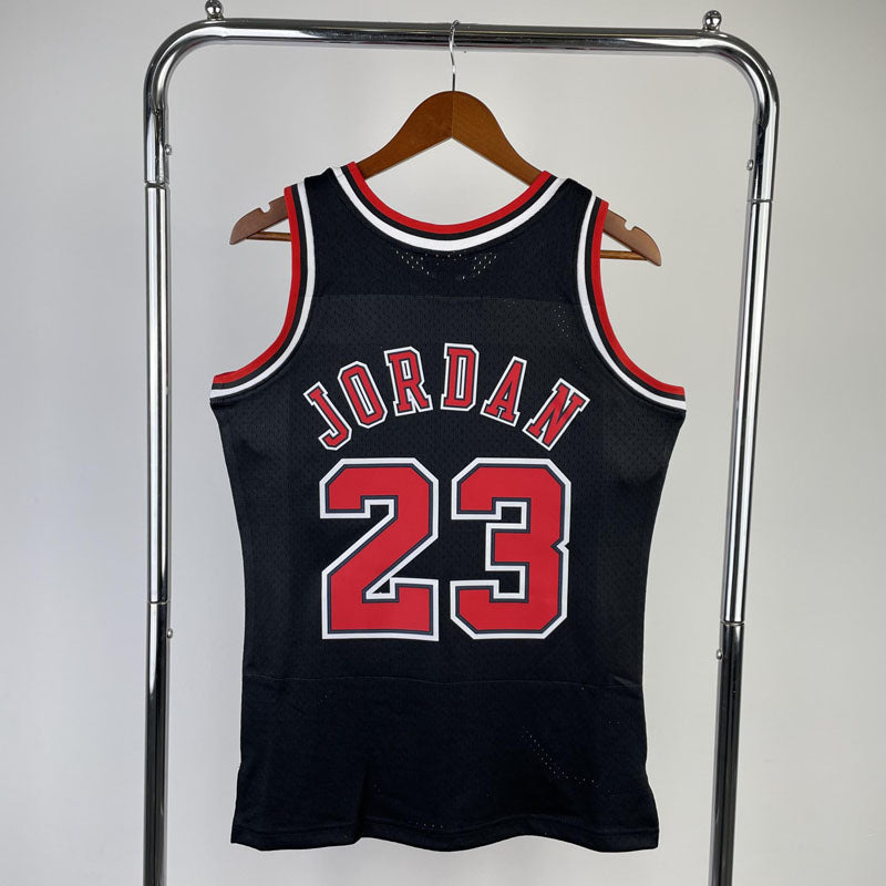 Regata Chicago Bulls Retrô Mitchell & Ness 1997/1998 Michael Jordan Preta