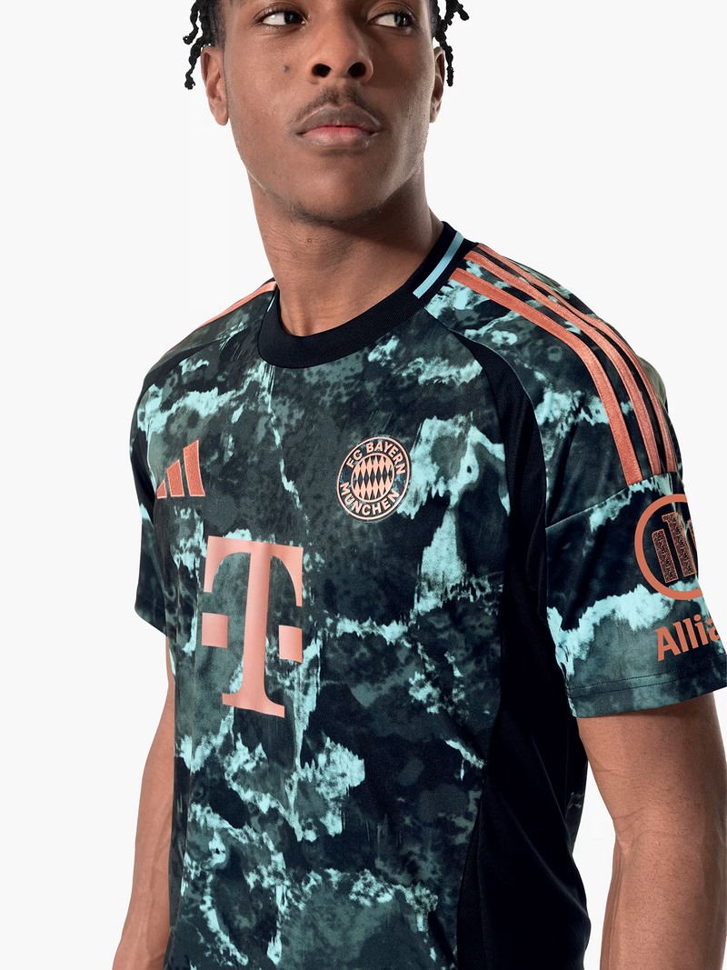 Camisa Bayer de Munique 24/25 Lançamento