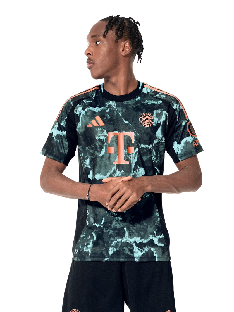 Camisa Bayer de Munique 24/25 Lançamento