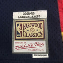 Regata NBA Cleveland Retrô Mitchell & Ness 2008/2009 LeBron James Azul