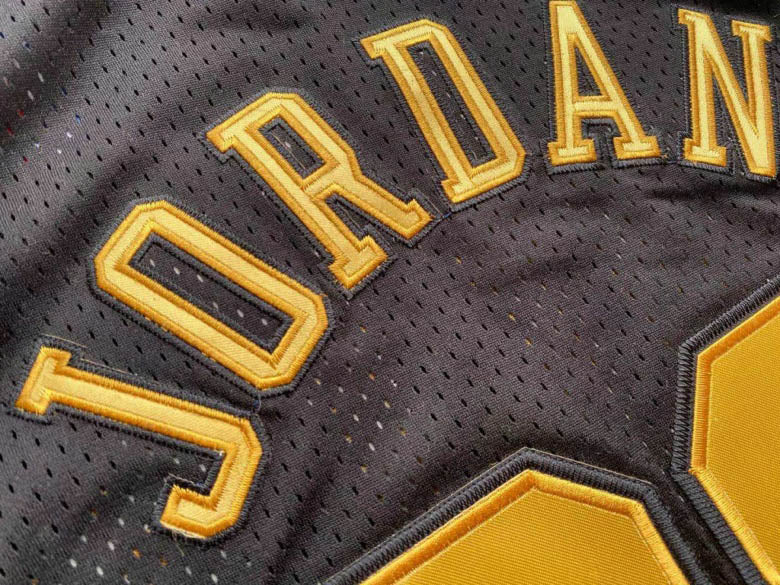 Regata Chicago Bulls Retrô Mitchell & Ness Authentic 1997/1998 Michael Jordan Preta