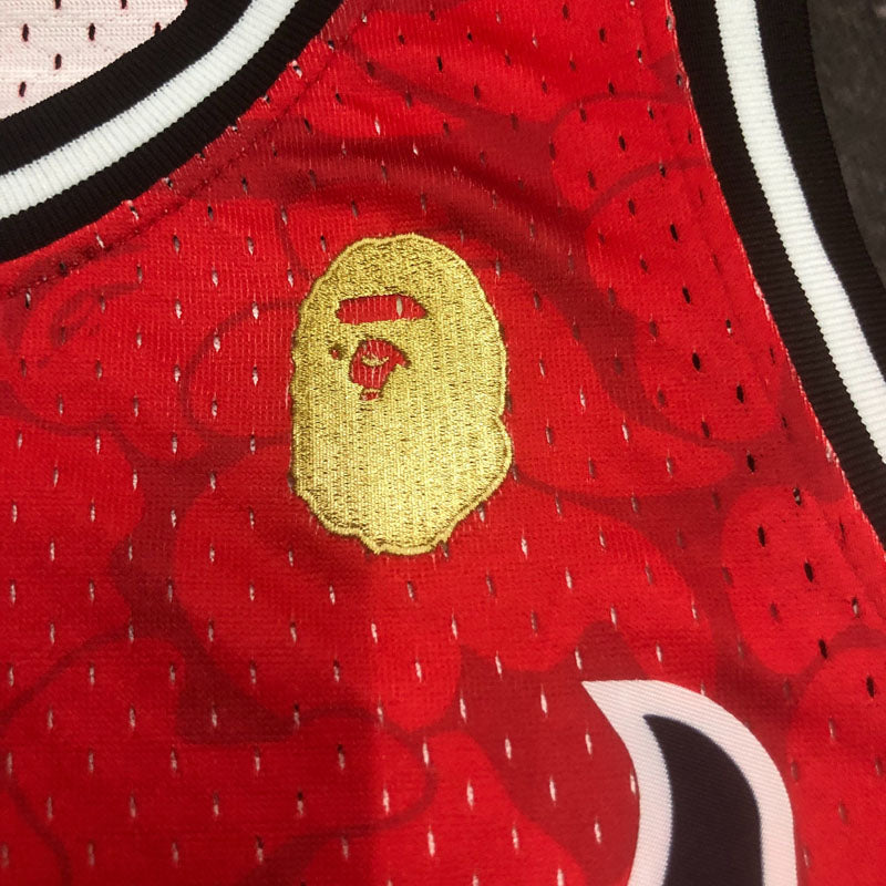 Regata NBA BAPE x Miami Heat Mitchell & Ness Vermelha