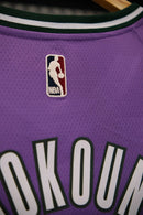 Regata NBA Milwaukee Bucks Classic Giannis Antetokounmpo 22/23 Roxa