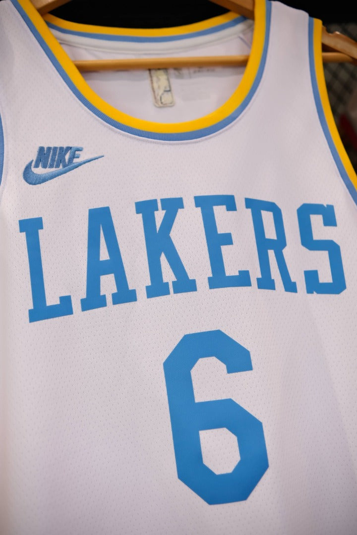 Regata NBA Los Angeles Lakers Classic Edition 22/23 LeBron James Branca