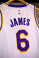 Regata NBA Los Angeles Lakers Association Edition 22/23 LeBron James 6 Branca