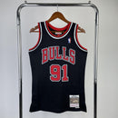 Regata Chicago Bulls Retrô Mitchell & Ness 1997/1998 Dennis Rodman Preta