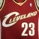 Regata NBA Cleveland Retrô Mitchell & Ness 2003/2004 LeBron James Vermelha