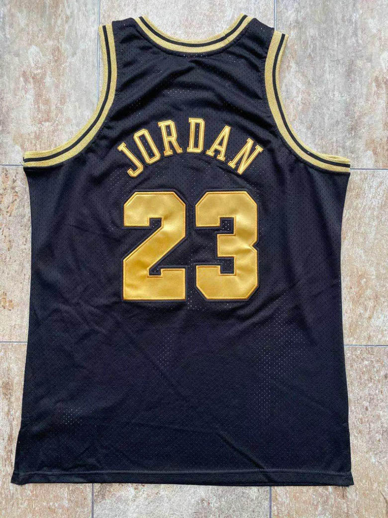 Regata Chicago Bulls Retrô Mitchell & Ness Authentic 1997/1998 Michael Jordan Preta